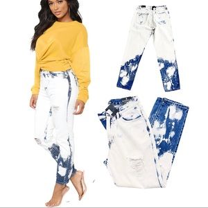 NWT Acid Wash High Waist Distressed Boyfriend Jean
